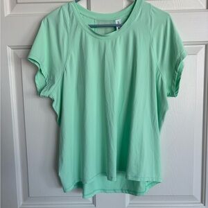 All in Motion Light Green Women's Short Sleeve Top